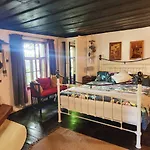 Нощувка със закуска (B & B) Little River
