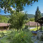 Little River Нощувка със закуска (B & B) 3*